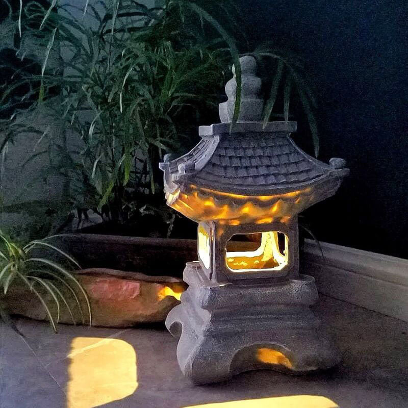 Solar Tuinlamp in Pagodevorm van Hars voor Sfeervolle Verlichting
