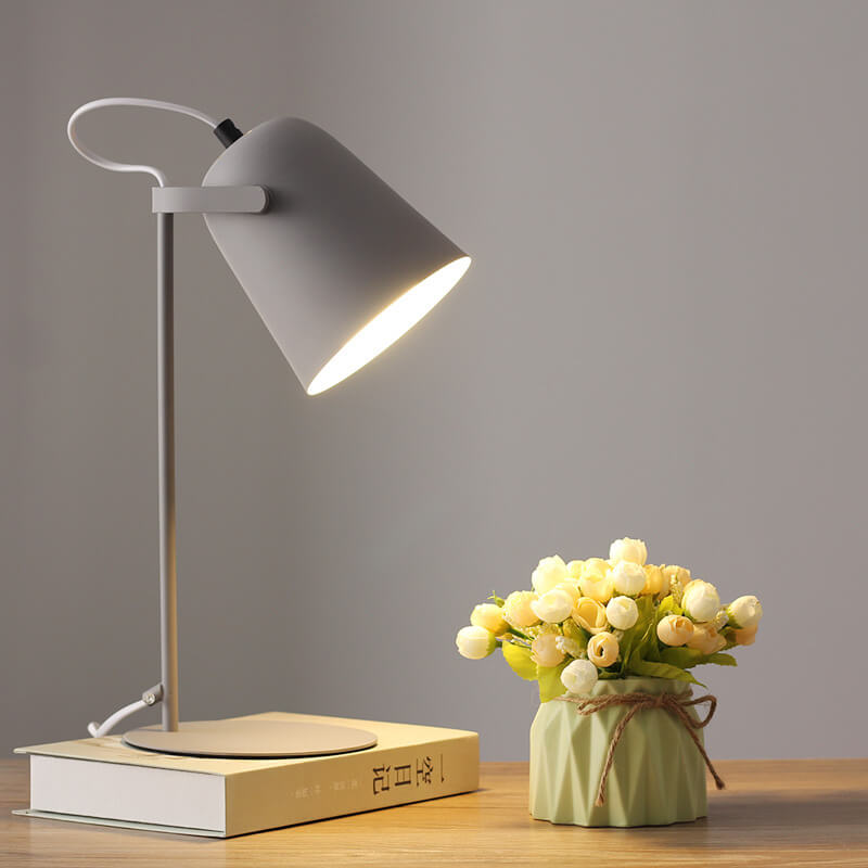 Scandinavische Tafellamp met Kleurrijk Emmerdesign