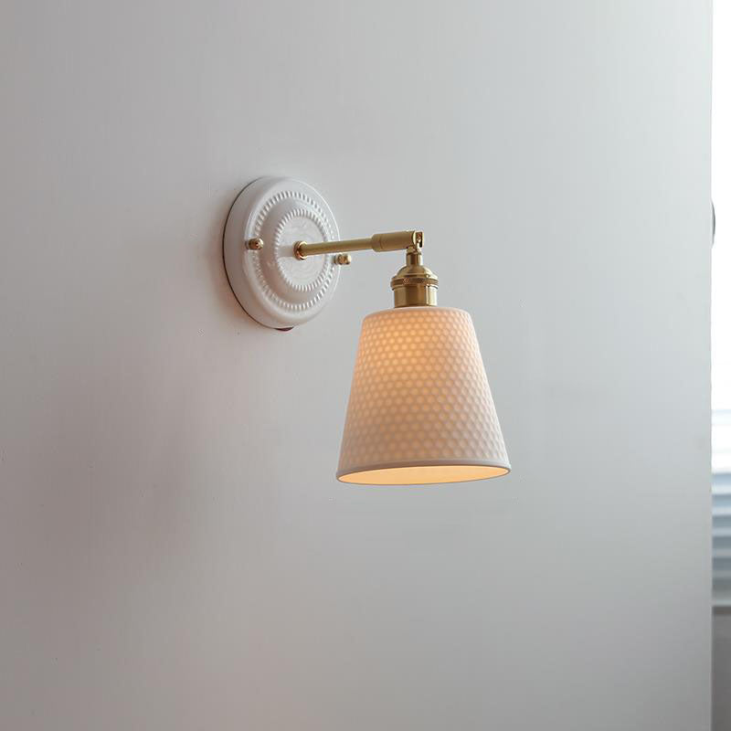 Wandlamp Met Geplooide Kap En Vintage Uitstraling Voor Zachte Binnenverlichting