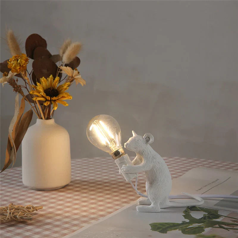 Cute Mouse Tafellamp Met Realistisch Ontwerp