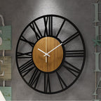 Wandklok met Scandinavisch Houtaccent en Stil Quartzmechanisme