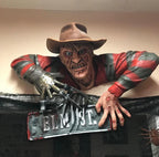 Griezelige Grafwandelaar Wanddecoratie Van Hars Voor Halloween En Horrorinterieurs