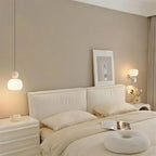 Speelse Hanglamp Met Decoratieve Lichtbol En Zachte Lichtverspreiding