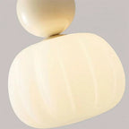 Speelse Hanglamp Met Decoratieve Lichtbol En Zachte Lichtverspreiding