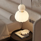Speelse Hanglamp Met Decoratieve Lichtbol En Zachte Lichtverspreiding