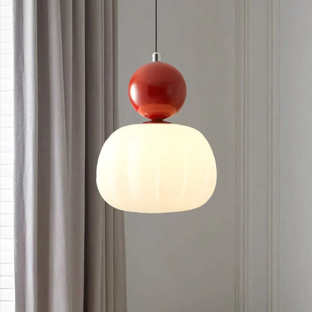 Speelse Hanglamp Met Decoratieve Lichtbol En Zachte Lichtverspreiding