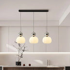 Speelse Hanglamp Met Decoratieve Lichtbol En Zachte Lichtverspreiding