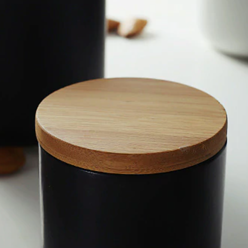 Keramische Opbergpot Met Houten Deksel En Minimalistisch Ontwerp