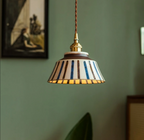 Handbeschilderde keramische hanglamp met koperen details