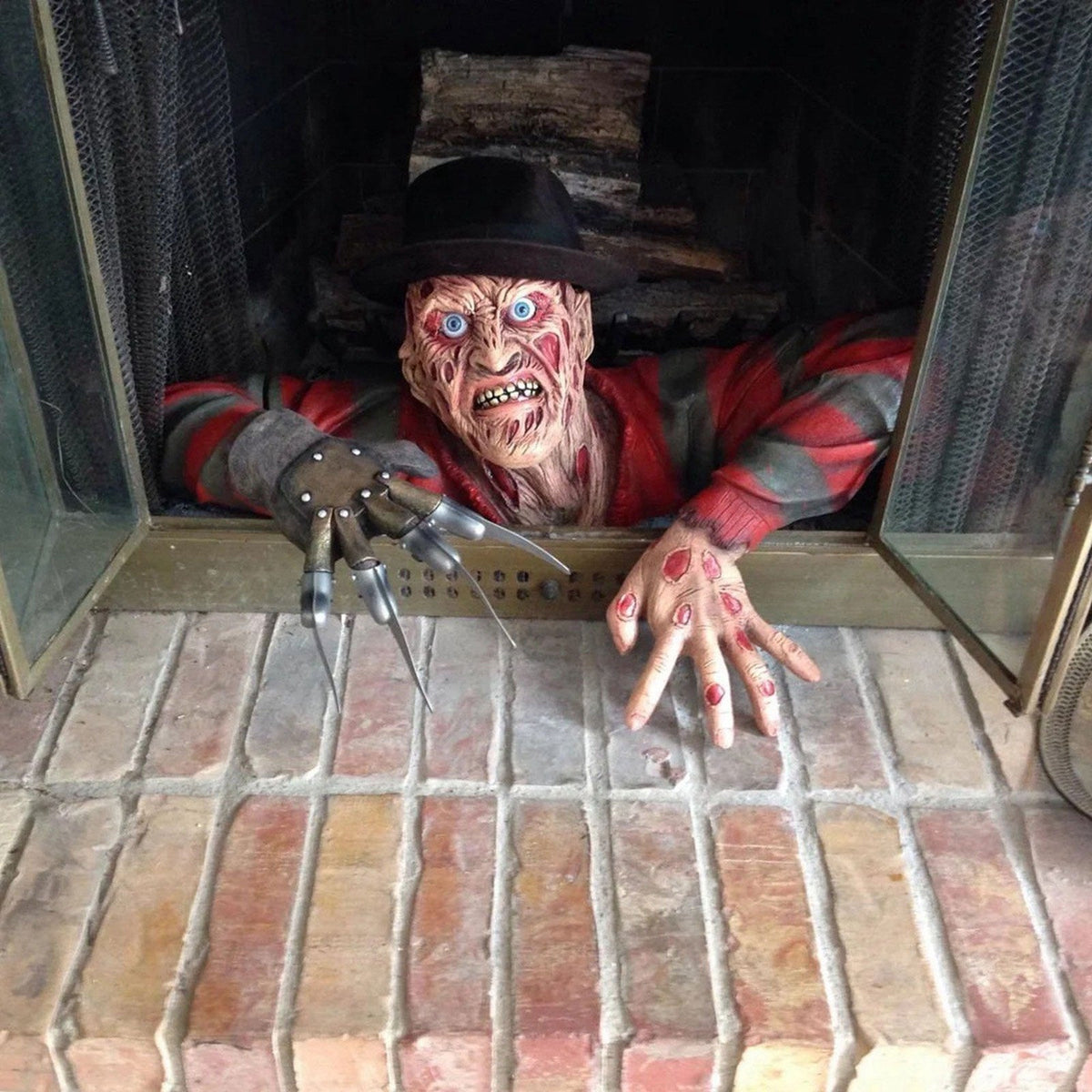 Griezelige Grafwandelaar Wanddecoratie Van Hars Voor Halloween En Horrorinterieurs