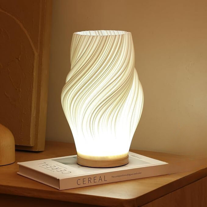 Golfvormige Tafellamp Met Sculpturale Vorm En Moderne Ledmodule