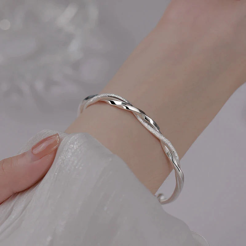 Vrouwen Zilver Armband Met Fijn Gevlochten Tijdloos Ontwerp