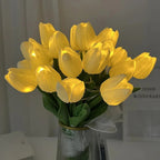 Tulpen Nachtlamp Met Drie Kleuren En Compact Handmodel Voor Sfeervol Licht