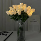 Tulpen Nachtlamp Met Drie Kleuren En Compact Handmodel Voor Sfeervol Licht