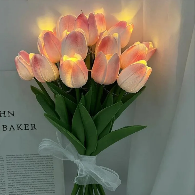 Tulpen Nachtlamp Met Drie Kleuren En Compact Handmodel Voor Sfeervol Licht