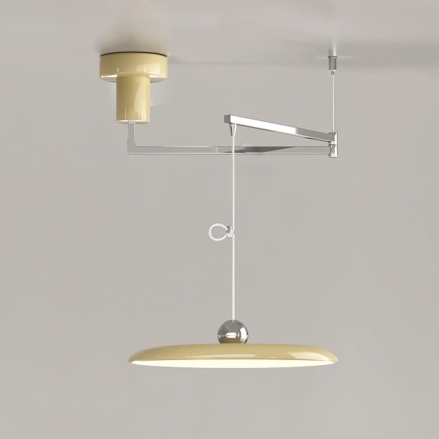 Verstelbare hanglamp met horizontale arm en ronde kap