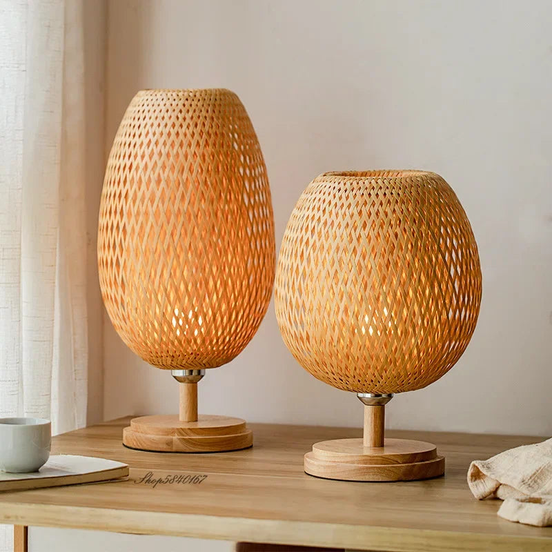 Vintage Bamboe Tafellamp met Klassieke Nostalgie en Duurzame Afwerking
