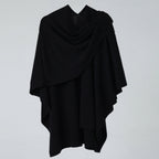 Luchtige Omslagsjaal Met Elegante Drapering Voor Stijlvolle Laagjeslooks