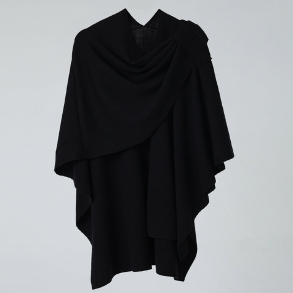 Luchtige Omslagsjaal Met Elegante Drapering Voor Stijlvolle Laagjeslooks