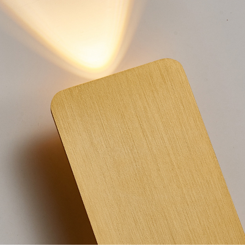 Wandlamp met rechthoekige behuizing ontwerp