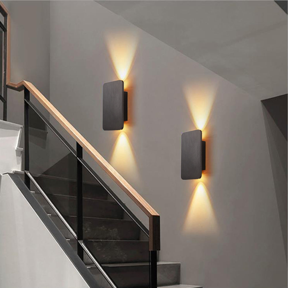 Wandlamp met rechthoekige behuizing ontwerp