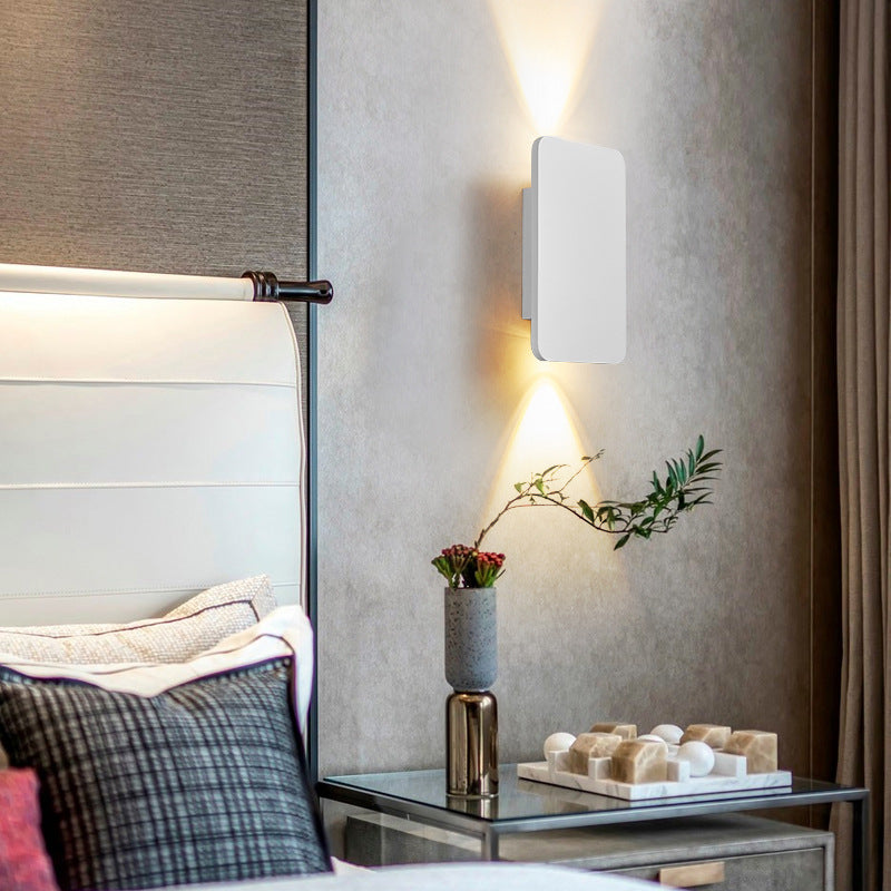 Wandlamp met rechthoekige behuizing ontwerp