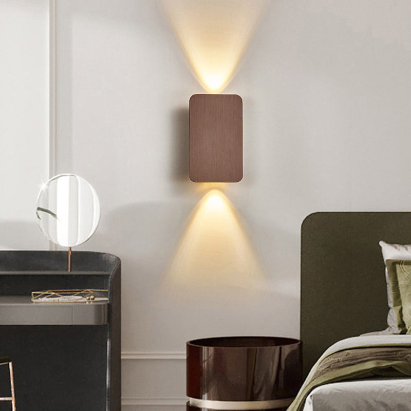 Wandlamp met rechthoekige behuizing ontwerp