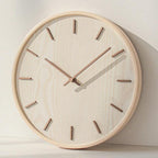 Houten Wandklok met Minimalistische Vorm en Stil Mechanisme