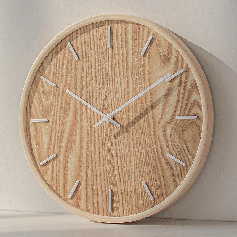 Houten Wandklok met Minimalistische Vorm en Stil Mechanisme
