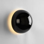 Moderne Wandlamp Met Halo Lichtgloed En Minimalistisch Design