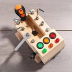 Houten Activiteitenbord Met LED‑Elementen En Dagelijkse Motoriekontwikkeling