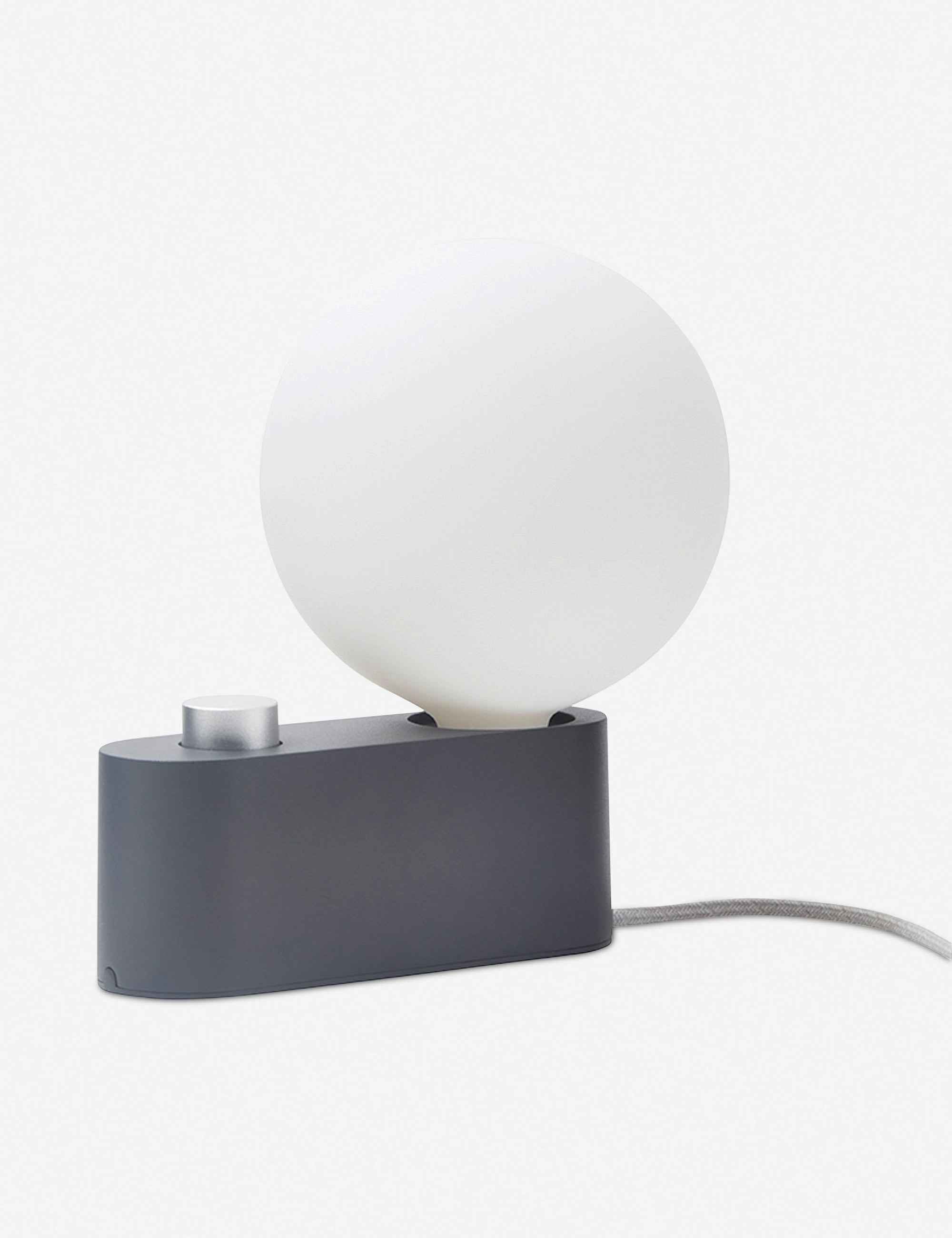 Tafellamp met Modern Aluminium Ontwerp en LED‑Compatibiliteit