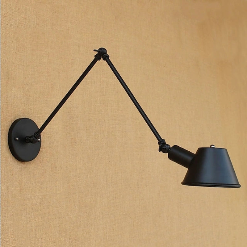 Vintage Wandlamp Met Verstelbare Arm En Klassieke Afwerking