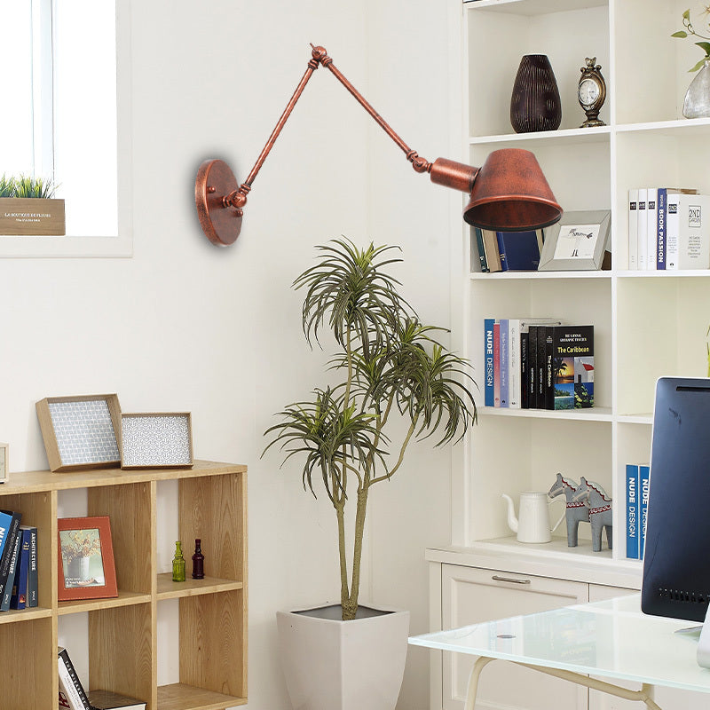 Vintage Wandlamp Met Verstelbare Arm En Klassieke Afwerking