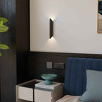 Wandlamp met Slank Ontwerp en Warm Wit Lichtaccent