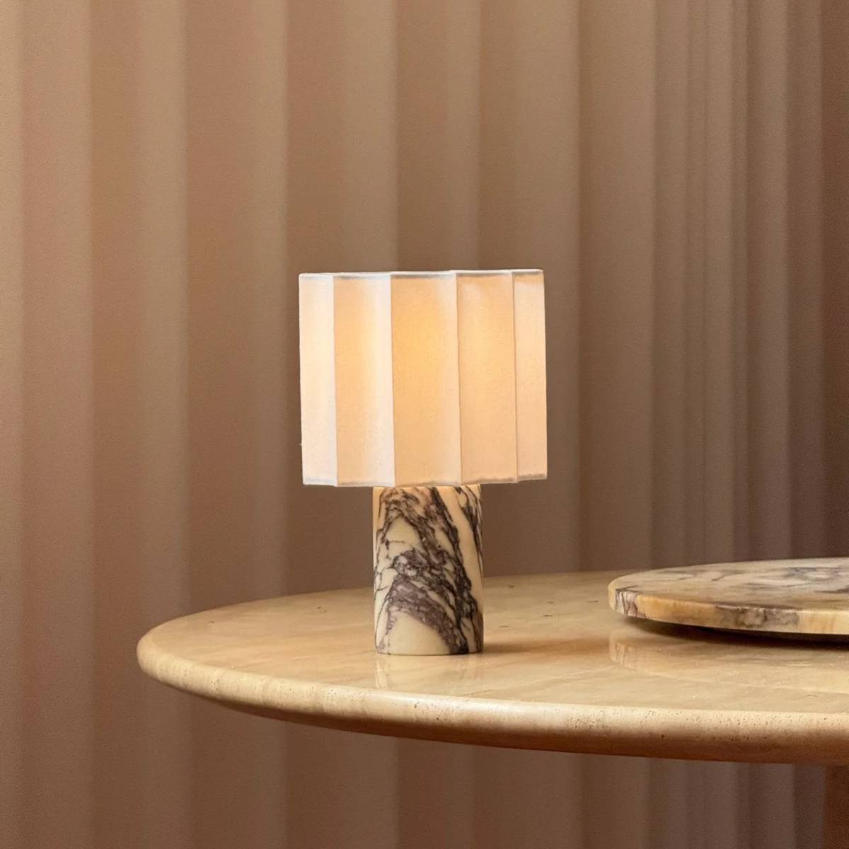 Marmeren LED Tafellamp met Touchbediening voor een Stijlvol Interieur