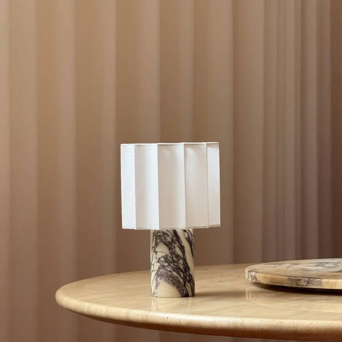 Marmeren LED Tafellamp met Touchbediening voor een Stijlvol Interieur