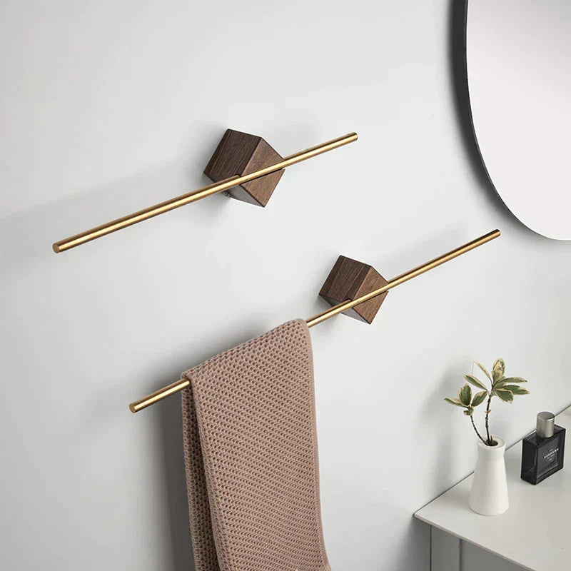 Handdoekhouder Van RVS Met Houten Legplank Voor Moderne Badkamers