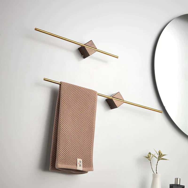Handdoekhouder Van RVS Met Houten Legplank Voor Moderne Badkamers