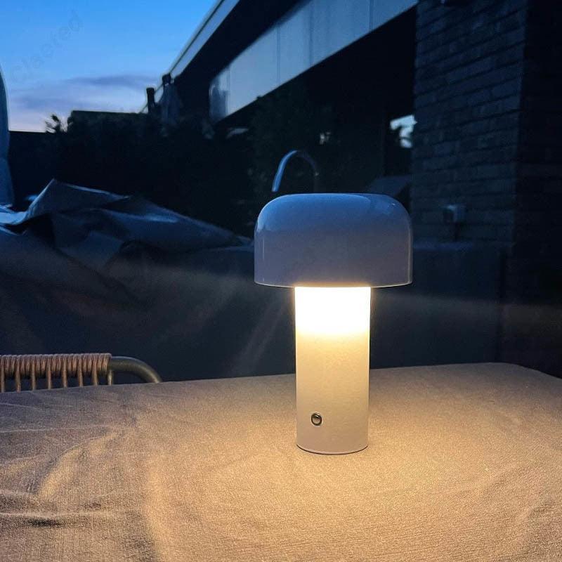 Paddenstoel Tafellamp Met LED En Oplaadbare Werking Voor Warme Sfeerverlichting