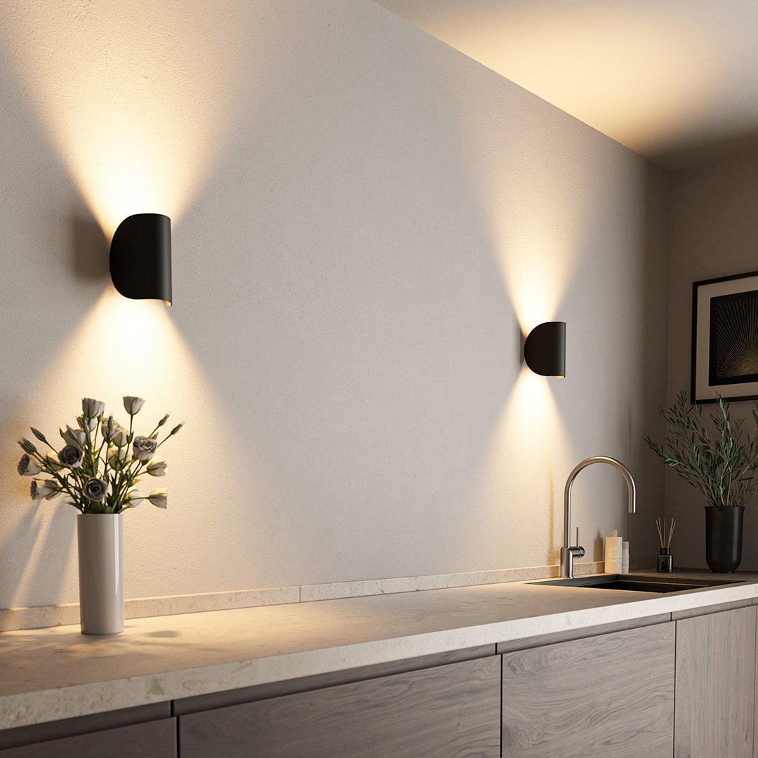 LumenTwist Draaibare en Kantelbare LED Wandlamp voor Flexibele Binnen- en Buitenverlichting