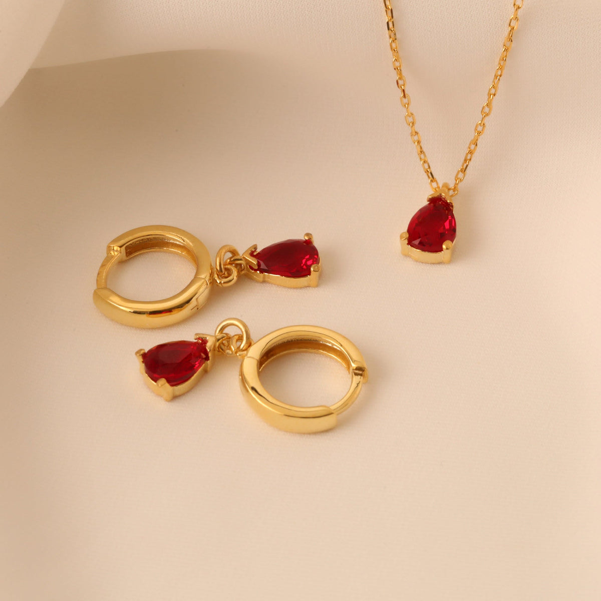 Sieraden met Druppelhanger: Ketting, Oorbellen of Set
