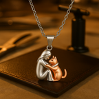 Sieraadhanger met Elegante Silhouet en Verstelbare Draaglengte