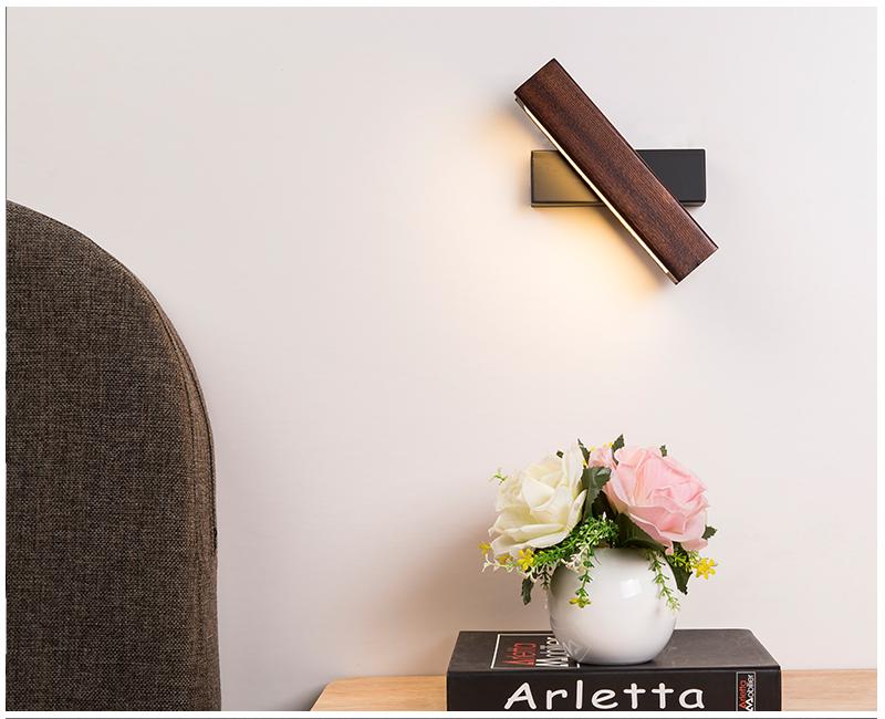 LED Wandlamp Met 360° Draaiarm En Houten Accent