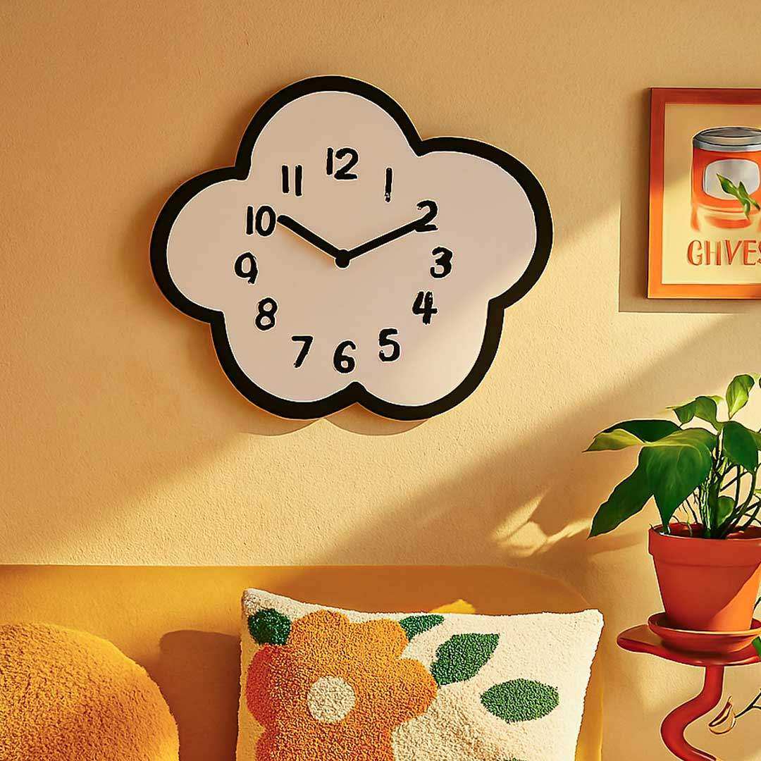 Wandklok met Zachte Wolkvorm, Stil Uurwerk en Speels Hangpendel