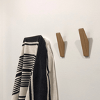 Houten Wandhaken met Bicolor Afwerking en Minimalistisch Ontwerp