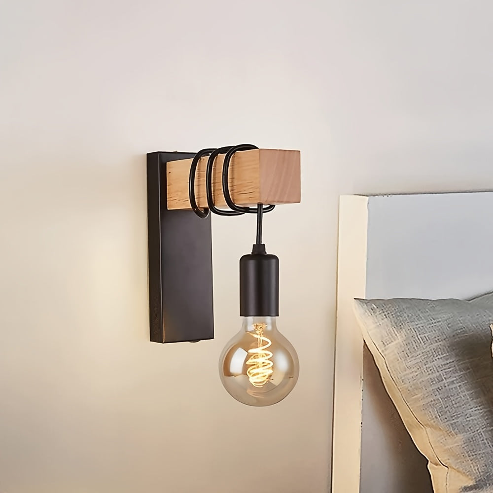 Industriële wandlamp van metaal en hout met E27-fitting