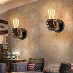 Handvormige wandlamp van hars met industriële E26-fitting