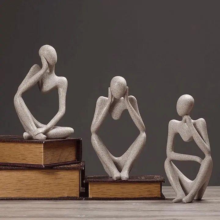 Abstract Beeldhouwwerk Van Een Denkende Figuur