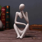 Abstract Beeldhouwwerk Van Een Denkende Figuur